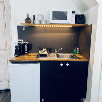 LOFT kitchenette is well equipped for short stay East Maitland Accommodation